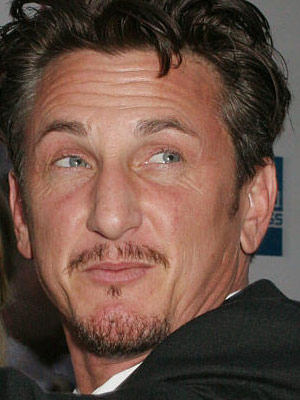 Fotos de Sean Penn agredindo paparazzo cai na Rede